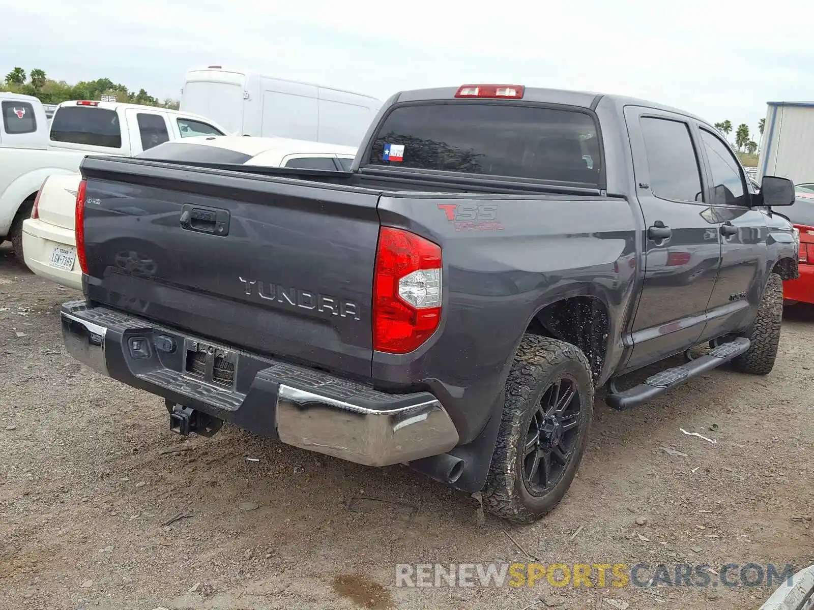 4 Photograph of a damaged car 5TFEM5F12KX135546 TOYOTA TUNDRA 2019