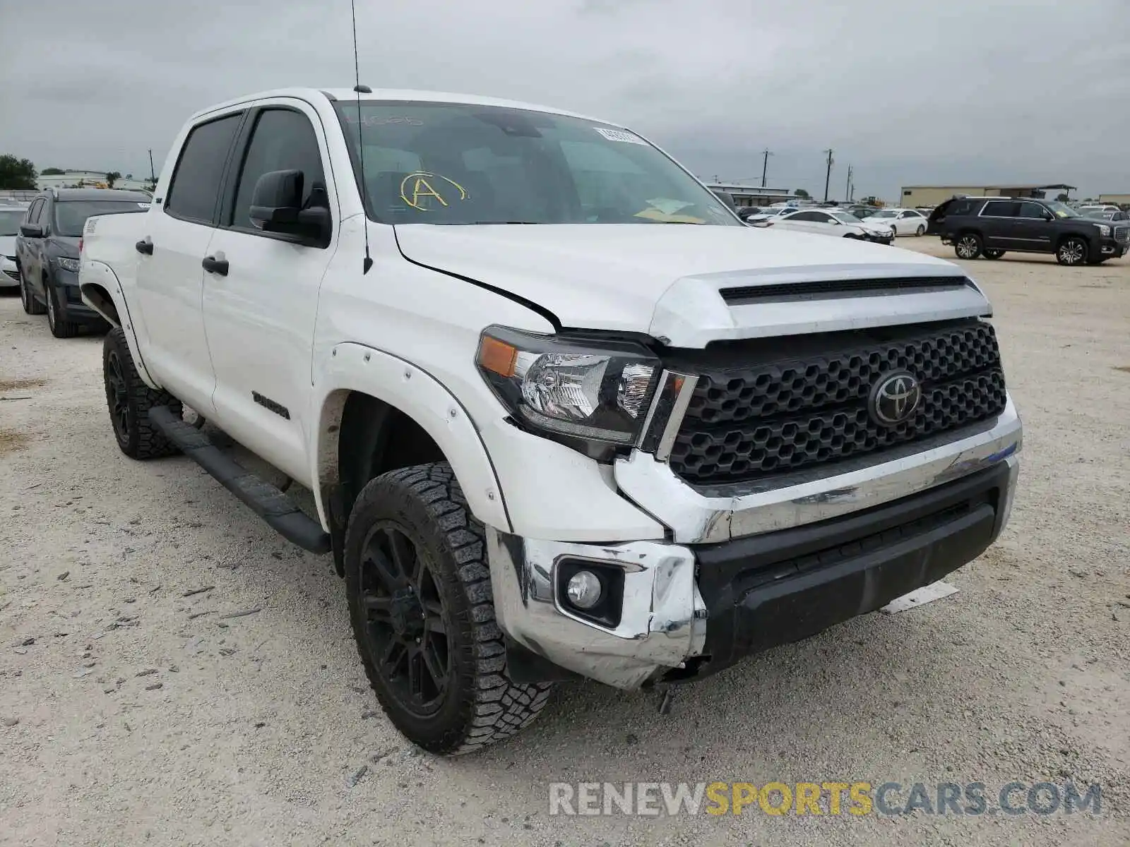 1 Photograph of a damaged car 5TFEM5F12KX137006 TOYOTA TUNDRA 2019