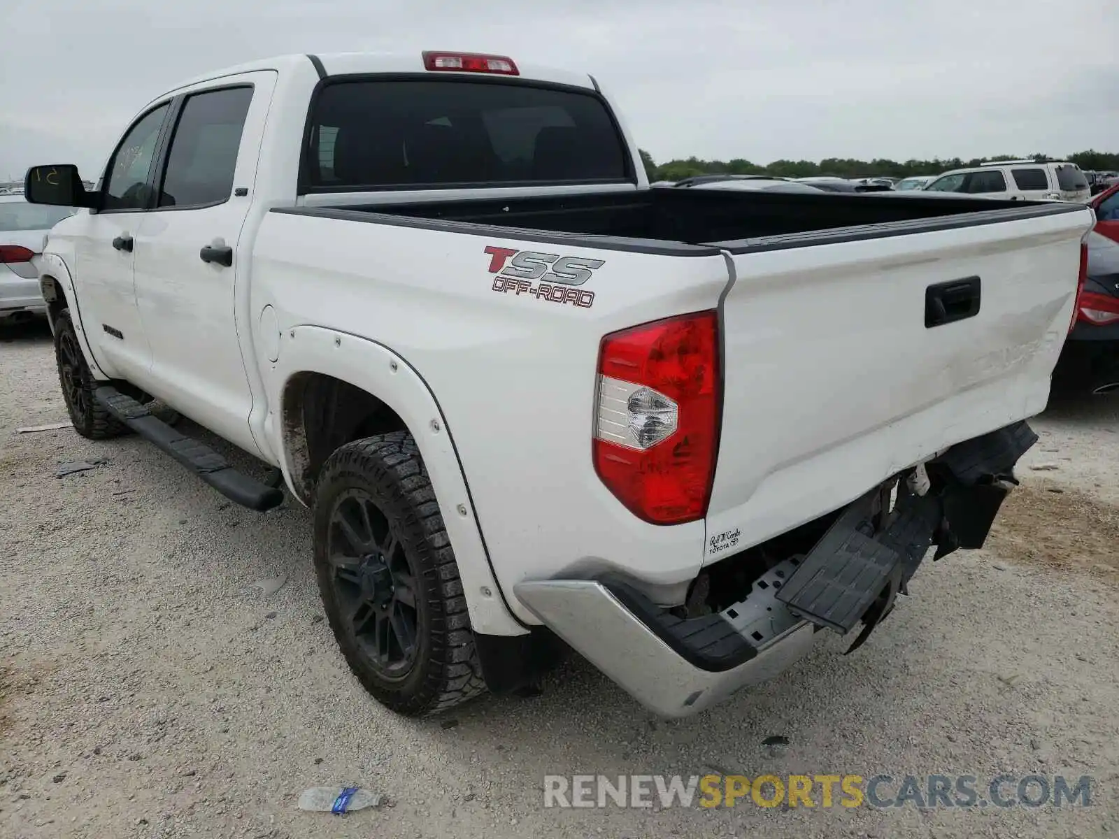 3 Photograph of a damaged car 5TFEM5F12KX137006 TOYOTA TUNDRA 2019