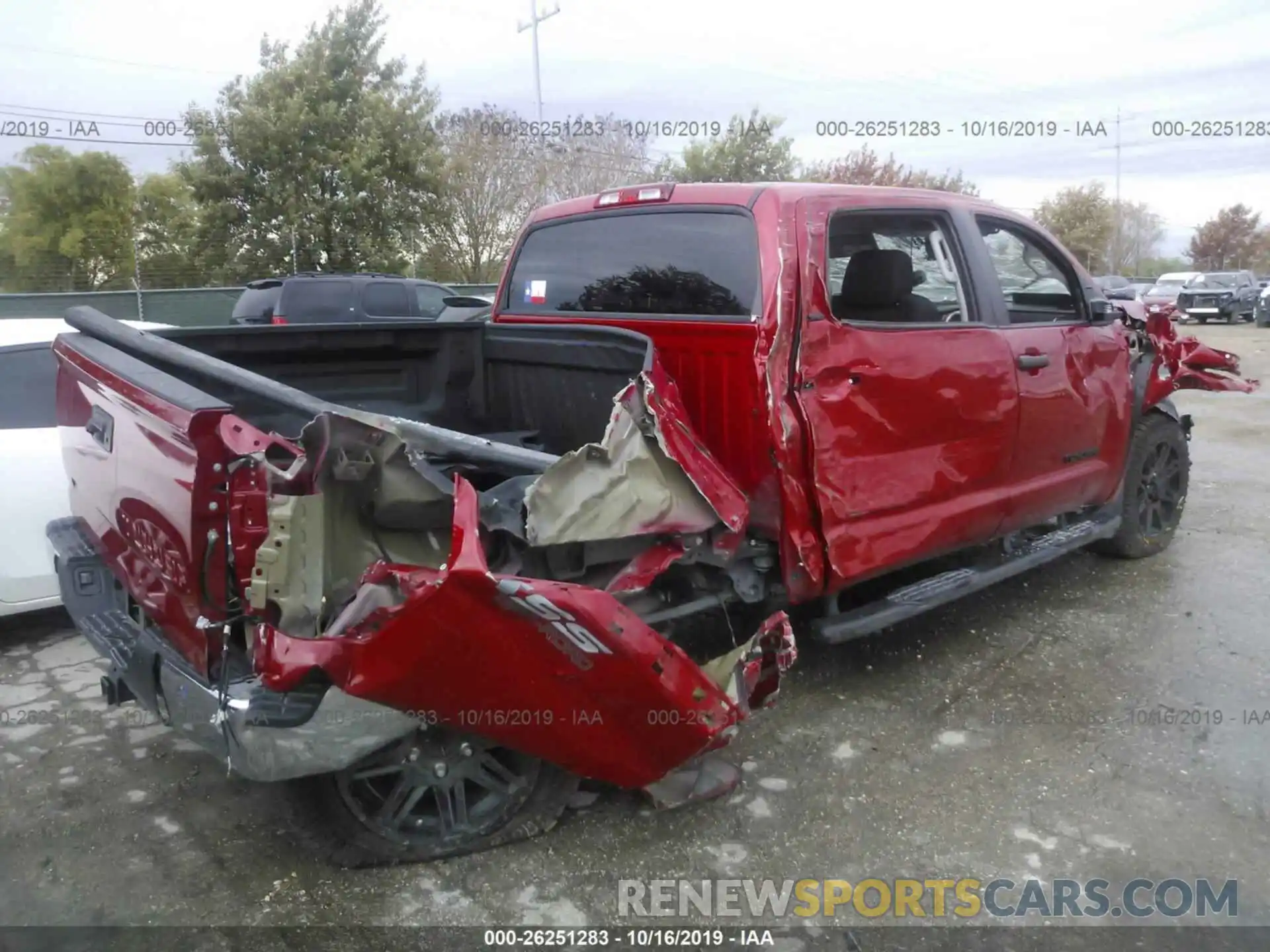 4 Photograph of a damaged car 5TFEM5F12KX138740 TOYOTA TUNDRA 2019