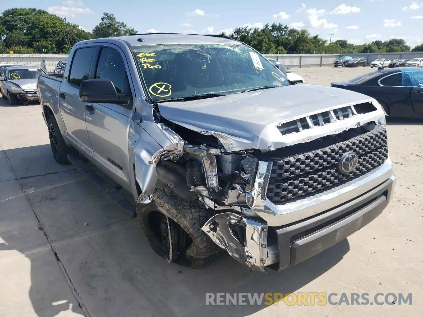 1 Photograph of a damaged car 5TFEM5F12KX143646 TOYOTA TUNDRA 2019