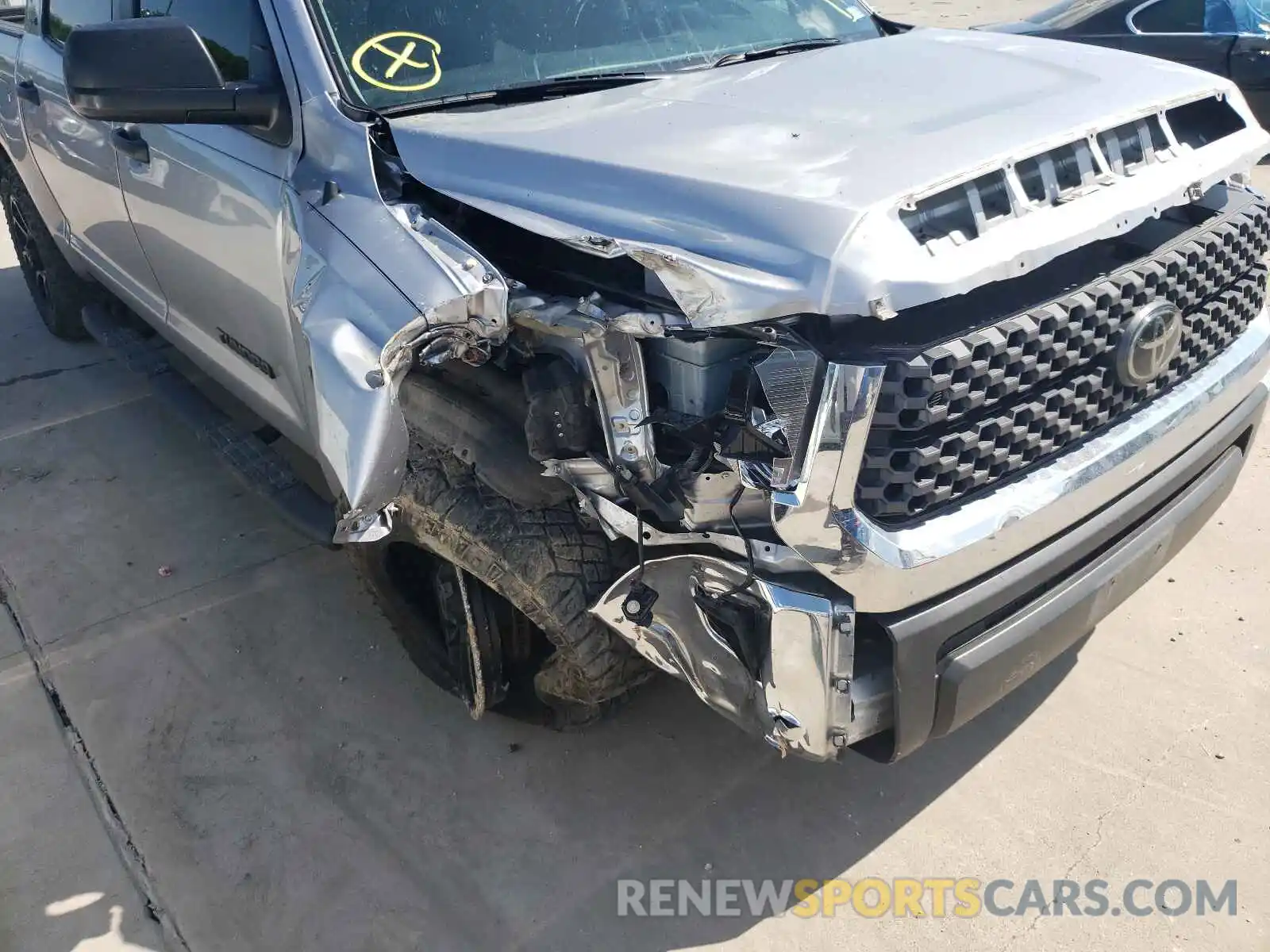 9 Photograph of a damaged car 5TFEM5F12KX143646 TOYOTA TUNDRA 2019