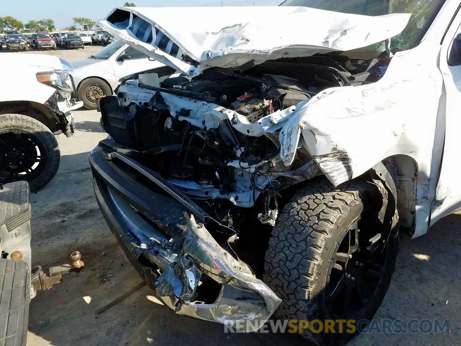 9 Photograph of a damaged car 5TFEM5F14KX134852 TOYOTA TUNDRA 2019