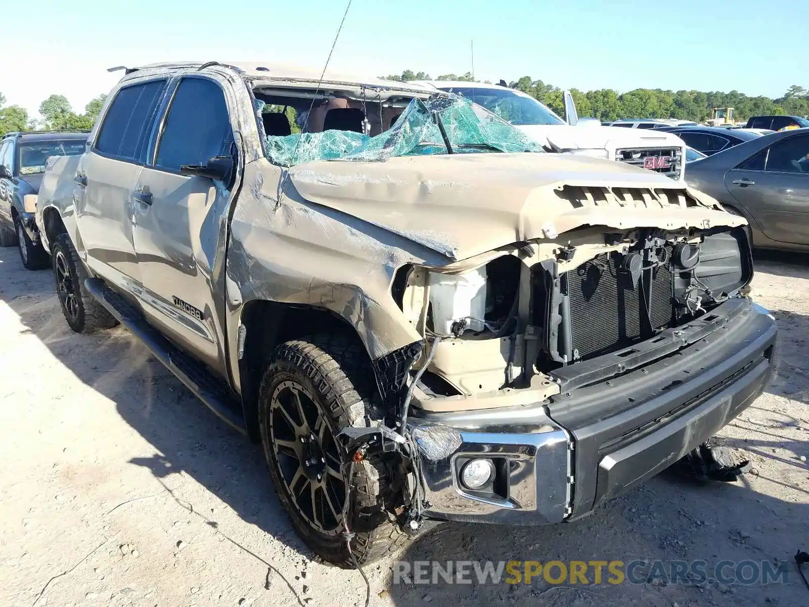 1 Photograph of a damaged car 5TFEM5F14KX136116 TOYOTA TUNDRA 2019
