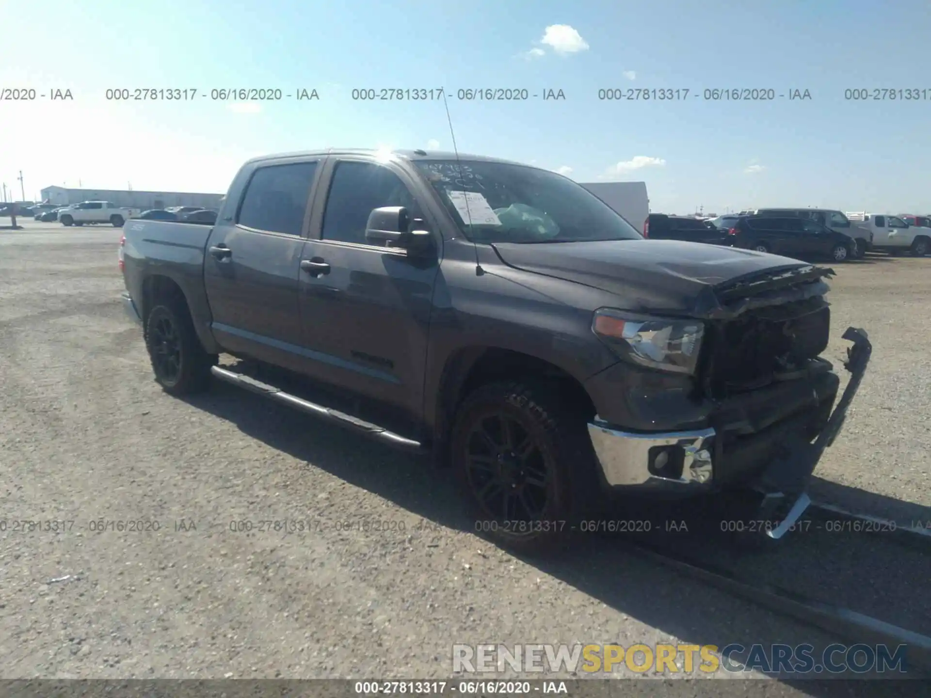 1 Photograph of a damaged car 5TFEM5F14KX137752 TOYOTA TUNDRA 2019