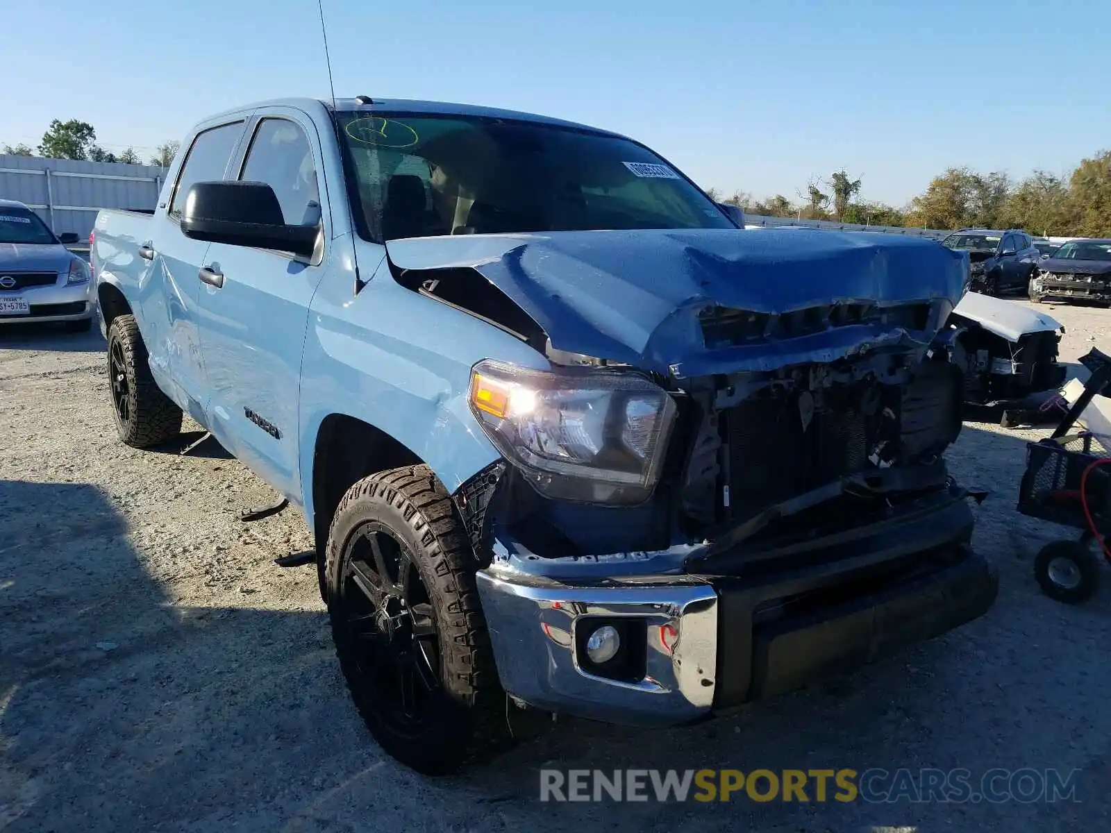 1 Photograph of a damaged car 5TFEM5F14KX143809 TOYOTA TUNDRA 2019