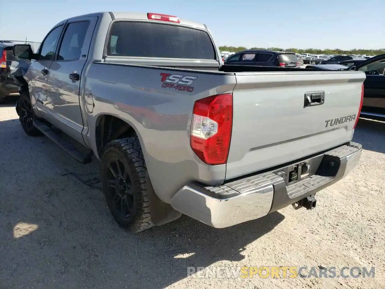 3 Photograph of a damaged car 5TFEM5F15KX139316 TOYOTA TUNDRA 2019