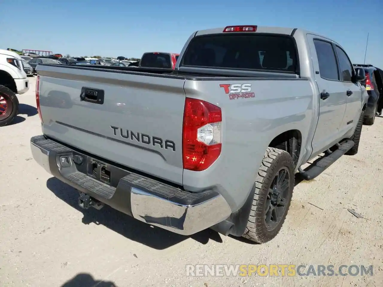 4 Photograph of a damaged car 5TFEM5F15KX139316 TOYOTA TUNDRA 2019