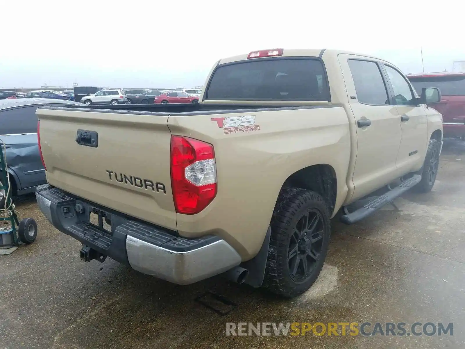 4 Фотография поврежденного автомобиля 5TFEM5F15KX143706 TOYOTA TUNDRA 2019