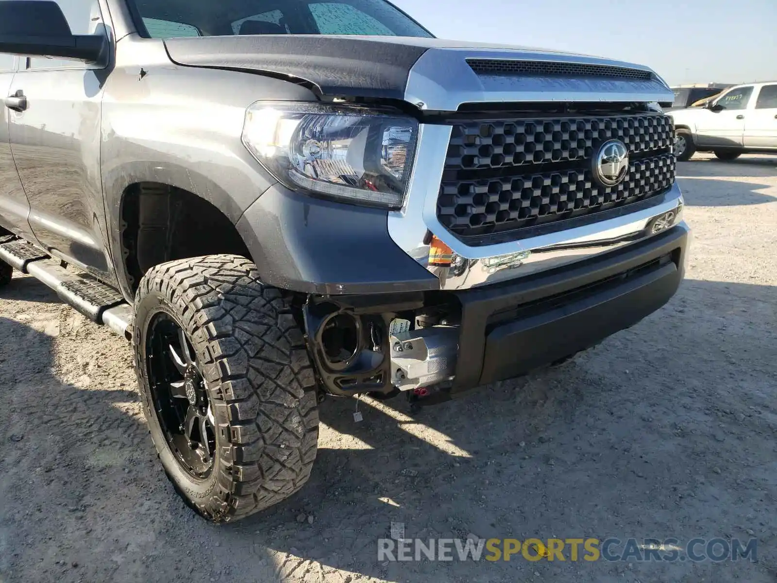 9 Photograph of a damaged car 5TFEM5F15KX144516 TOYOTA TUNDRA 2019