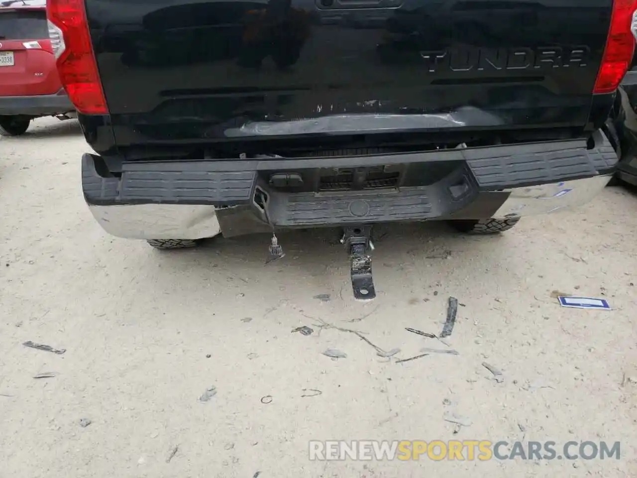 9 Photograph of a damaged car 5TFEM5F16KX139633 TOYOTA TUNDRA 2019