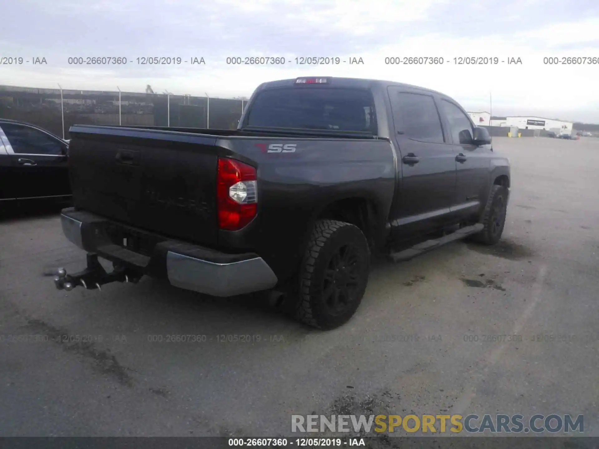 4 Photograph of a damaged car 5TFEM5F17KX136014 TOYOTA TUNDRA 2019