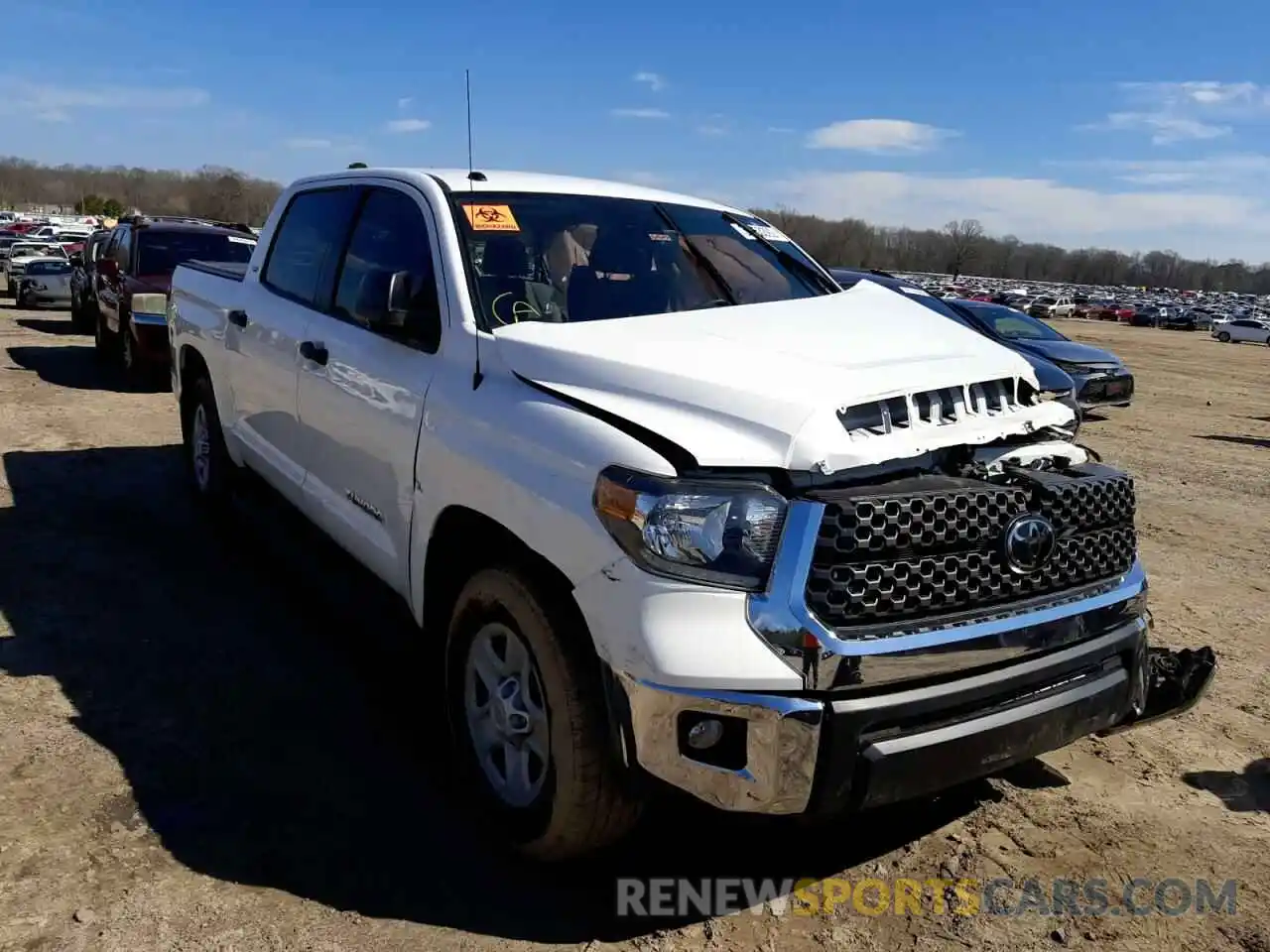 1 Photograph of a damaged car 5TFEM5F17KX136644 TOYOTA TUNDRA 2019