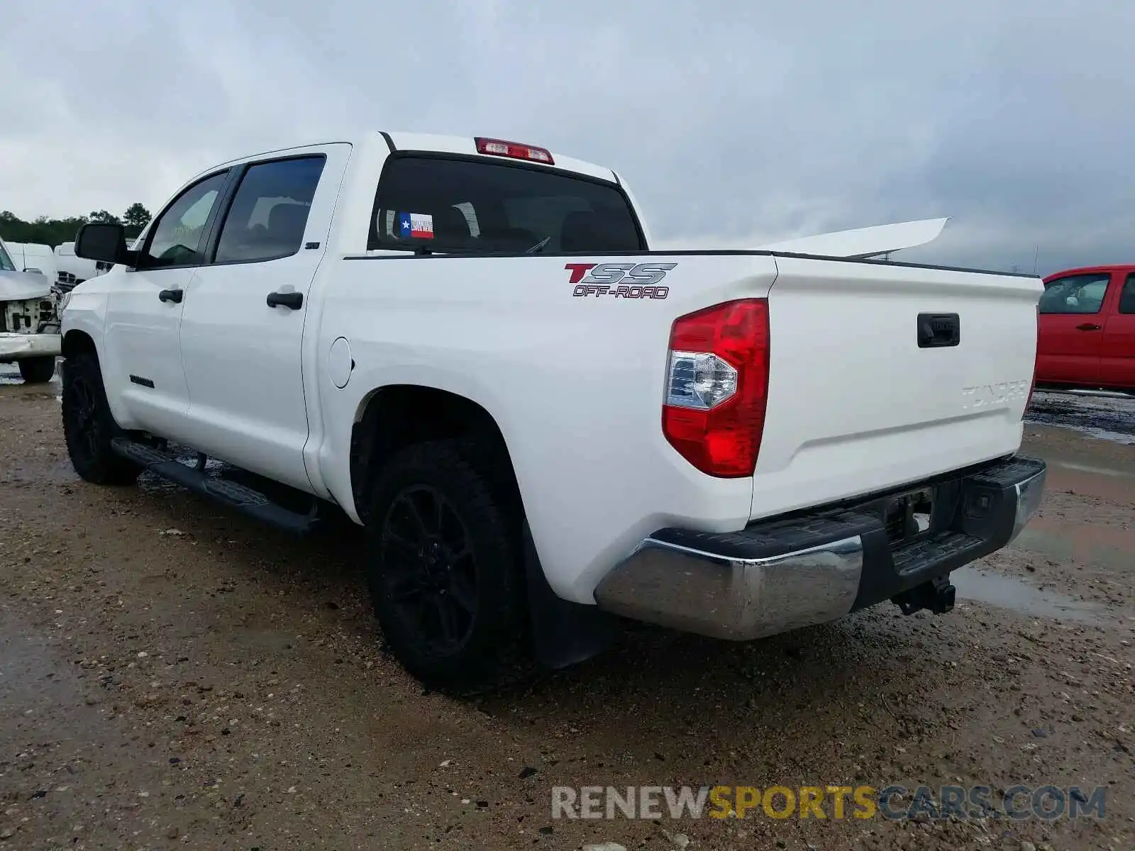 3 Фотография поврежденного автомобиля 5TFEM5F17KX137499 TOYOTA TUNDRA 2019