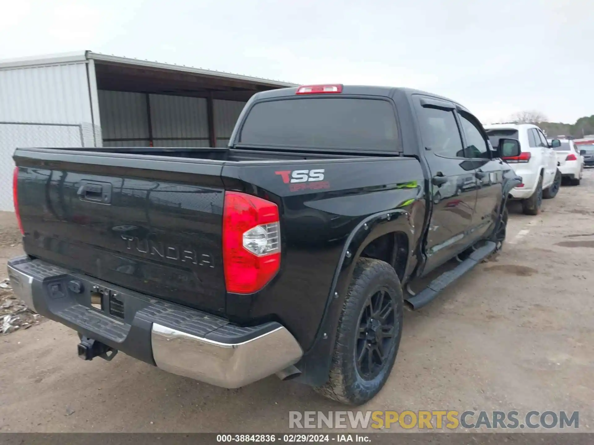 4 Photograph of a damaged car 5TFEM5F17KX140127 TOYOTA TUNDRA 2019