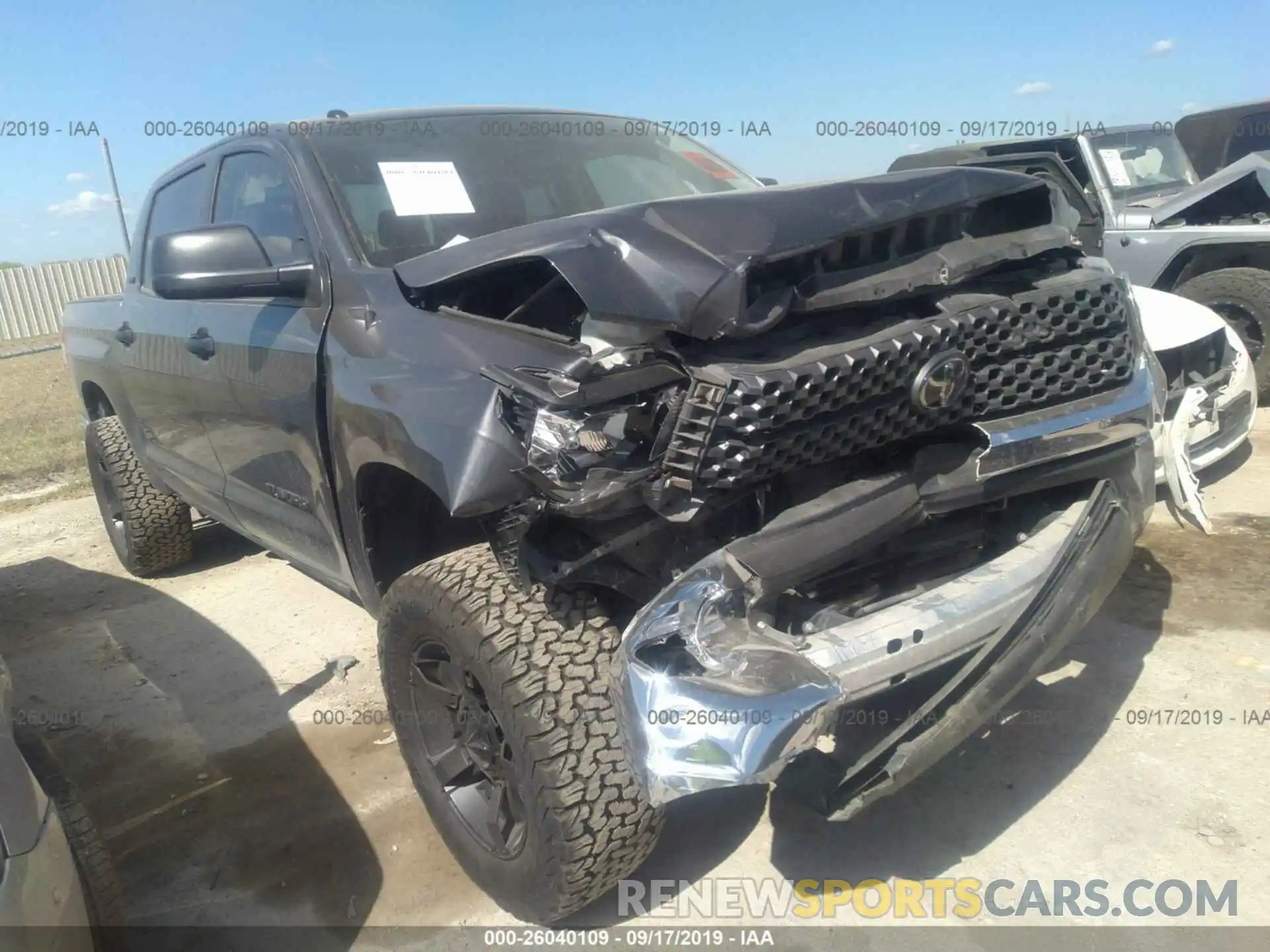 1 Photograph of a damaged car 5TFEM5F18KX135454 TOYOTA TUNDRA 2019