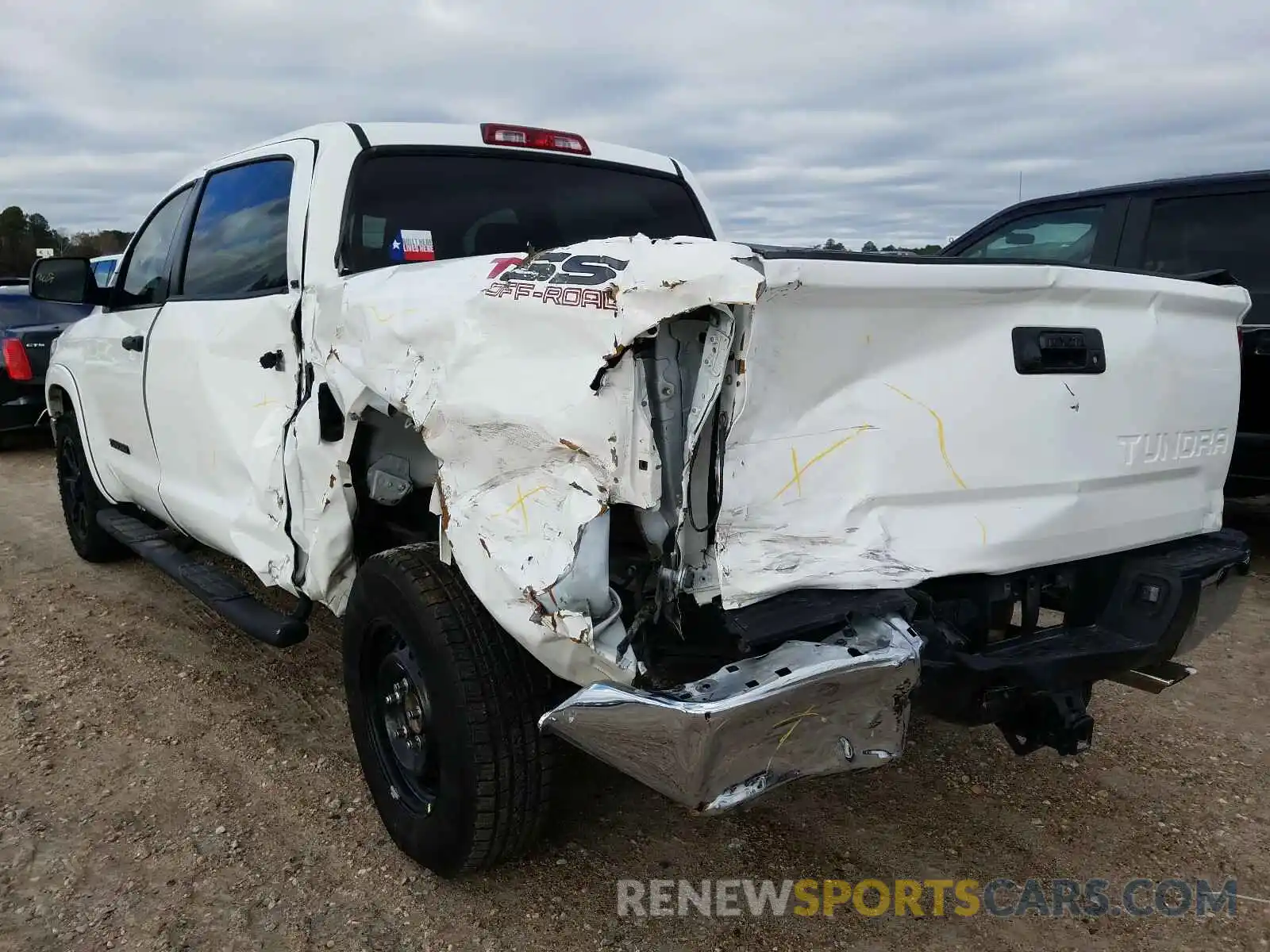 3 Photograph of a damaged car 5TFEM5F18KX135728 TOYOTA TUNDRA 2019