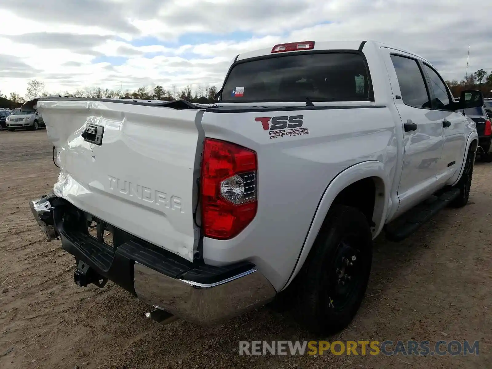 4 Photograph of a damaged car 5TFEM5F18KX135728 TOYOTA TUNDRA 2019