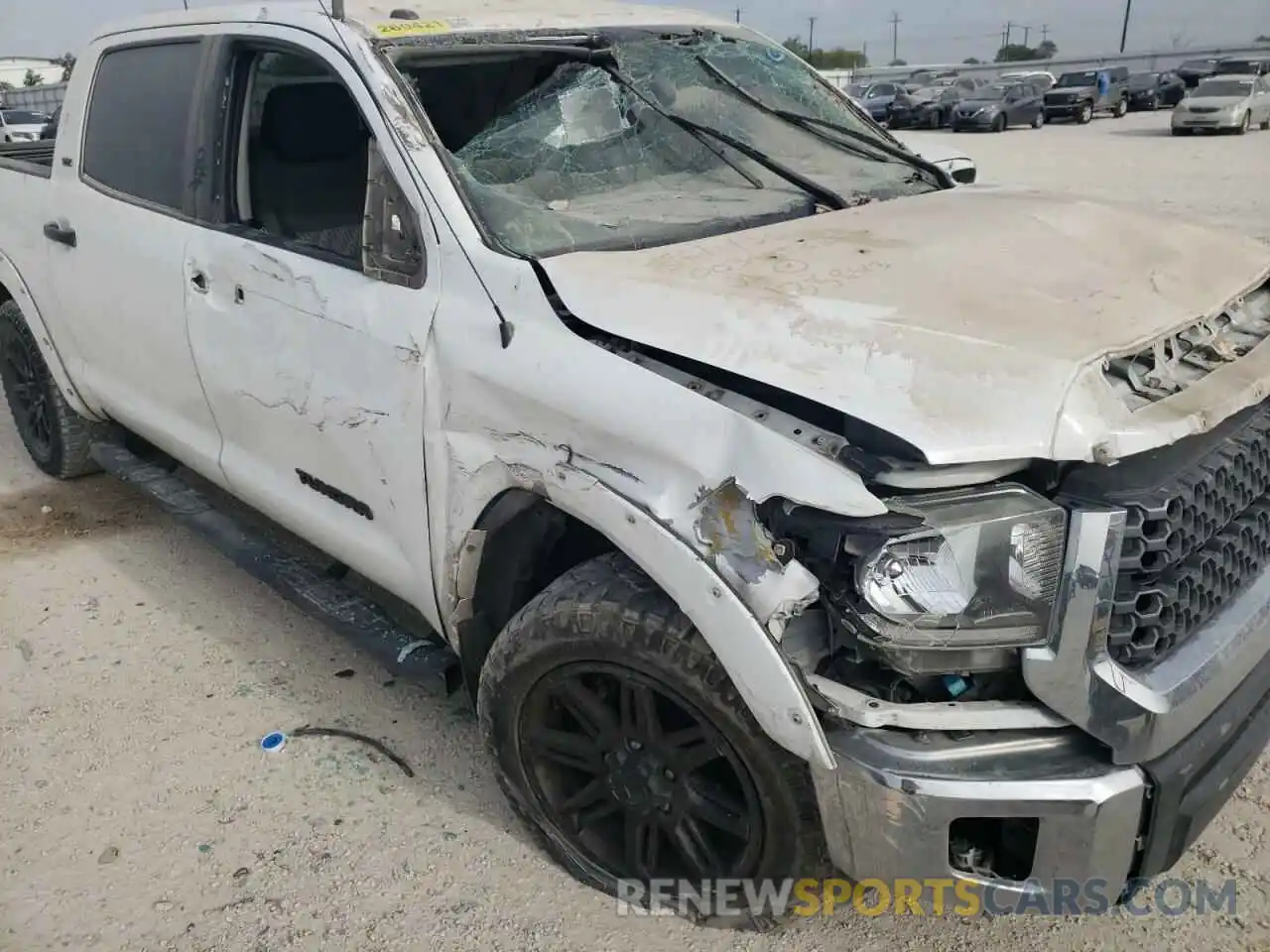 9 Photograph of a damaged car 5TFEM5F18KX135843 TOYOTA TUNDRA 2019