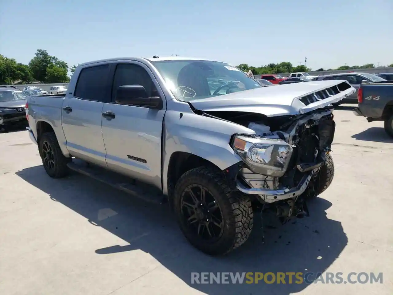 1 Photograph of a damaged car 5TFEM5F19KX136127 TOYOTA TUNDRA 2019