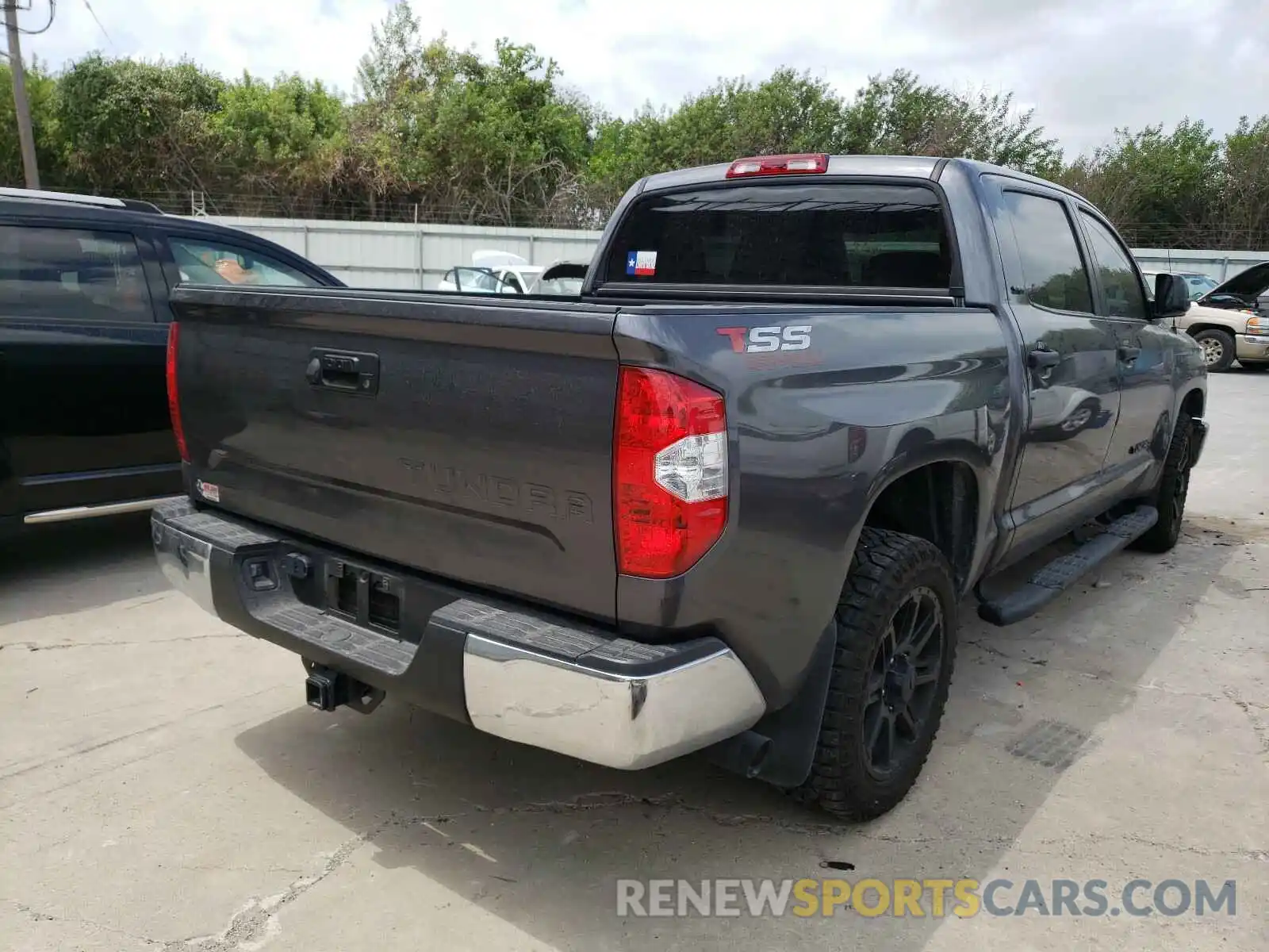 4 Photograph of a damaged car 5TFEM5F19KX142106 TOYOTA TUNDRA 2019