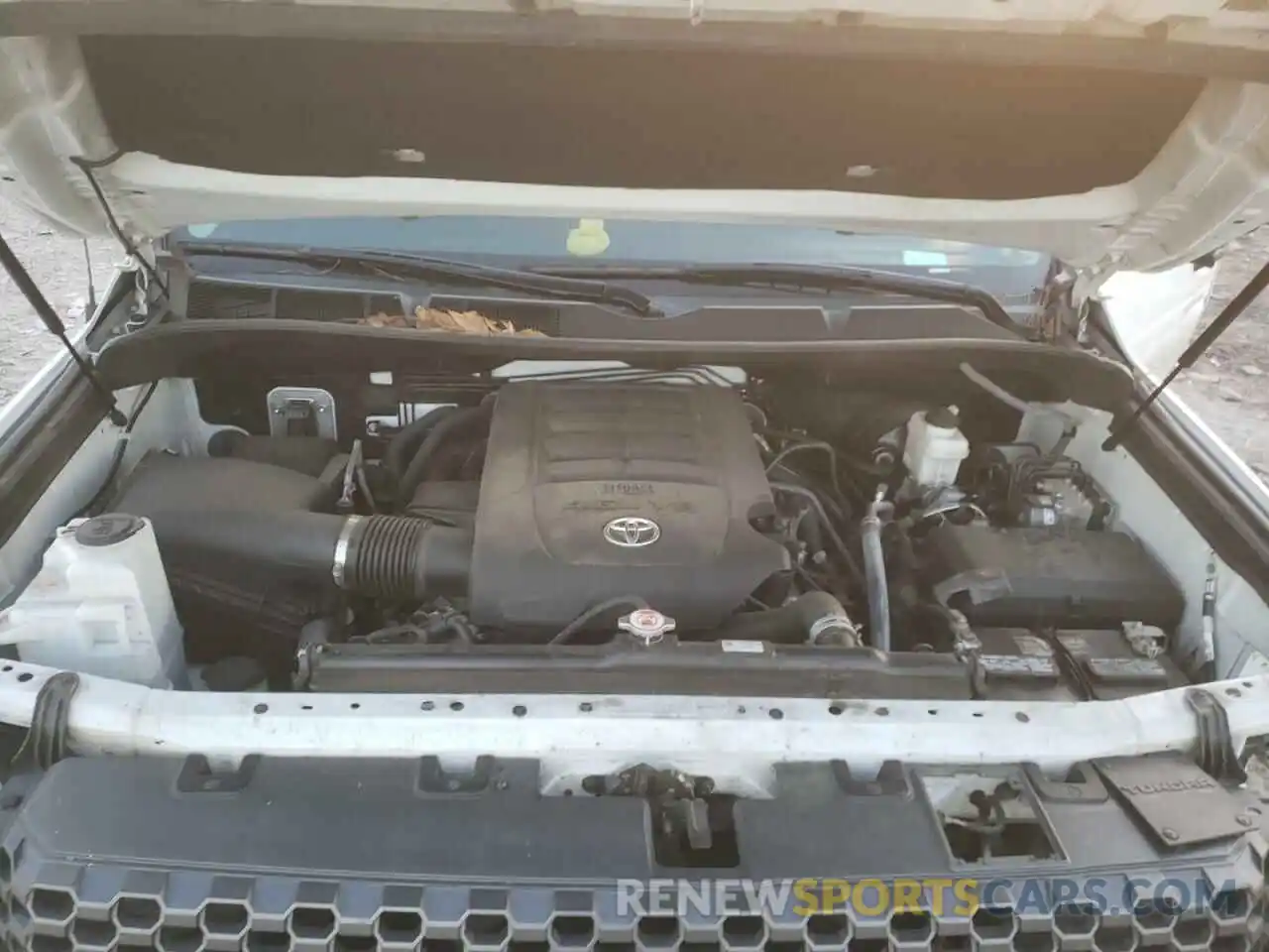 7 Photograph of a damaged car 5TFEM5F1XKX135326 TOYOTA TUNDRA 2019