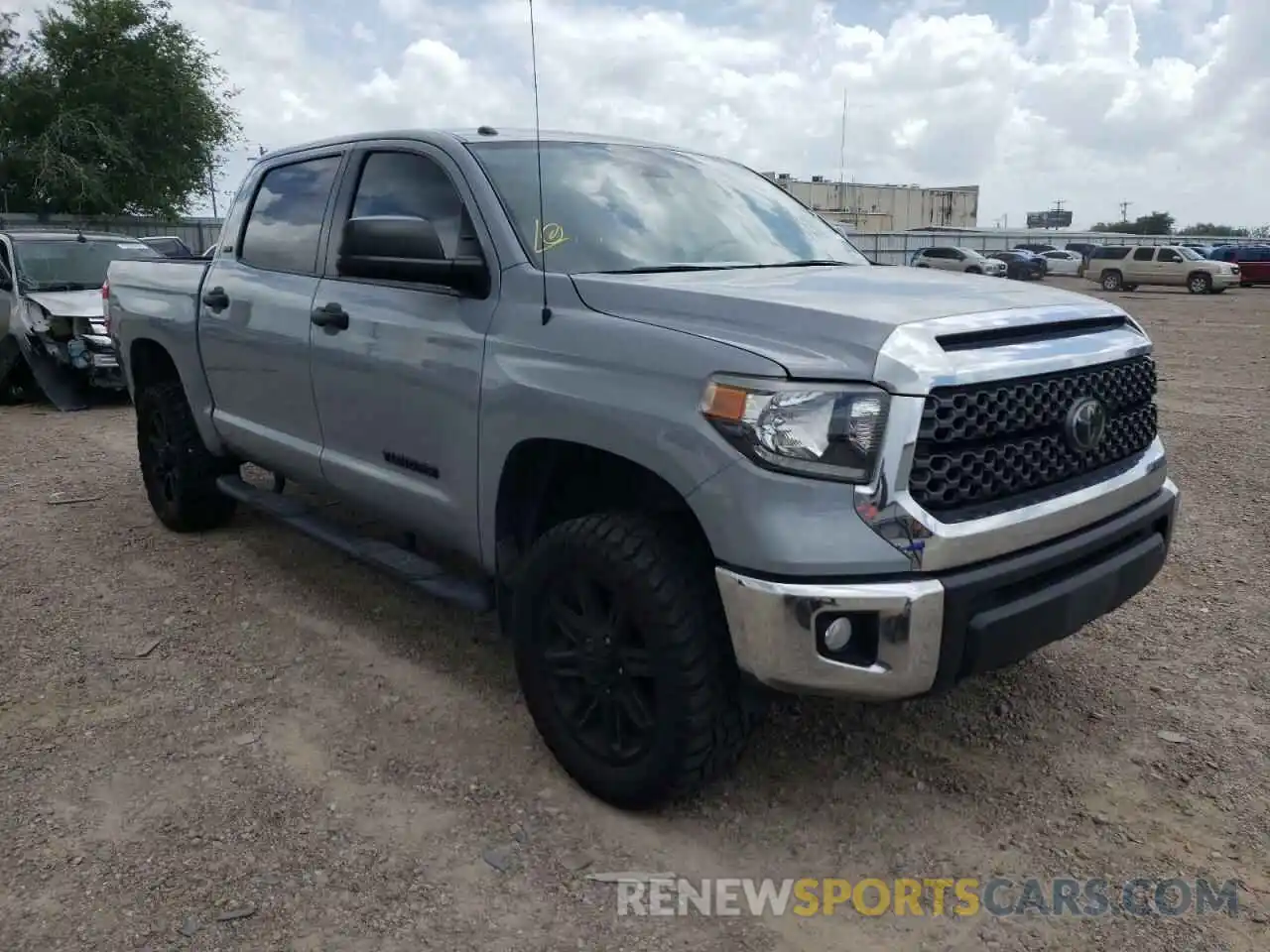 1 Photograph of a damaged car 5TFEM5F1XKX138226 TOYOTA TUNDRA 2019