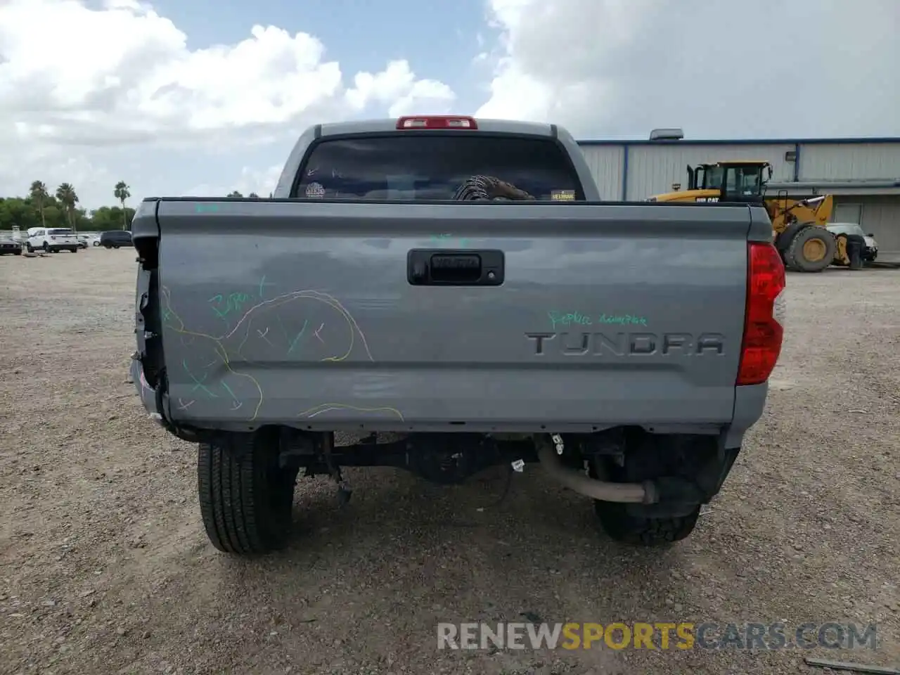 9 Photograph of a damaged car 5TFEM5F1XKX138226 TOYOTA TUNDRA 2019