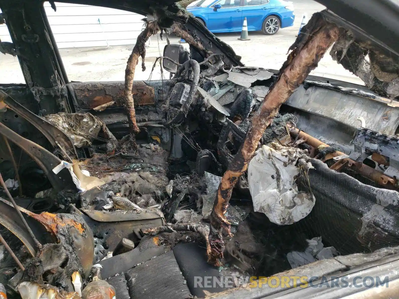 5 Photograph of a damaged car 5TFEM5F1XKX144740 TOYOTA TUNDRA 2019