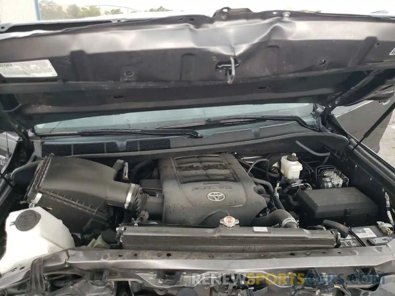 7 Photograph of a damaged car 5TFEY5F11KX253382 TOYOTA TUNDRA 2019