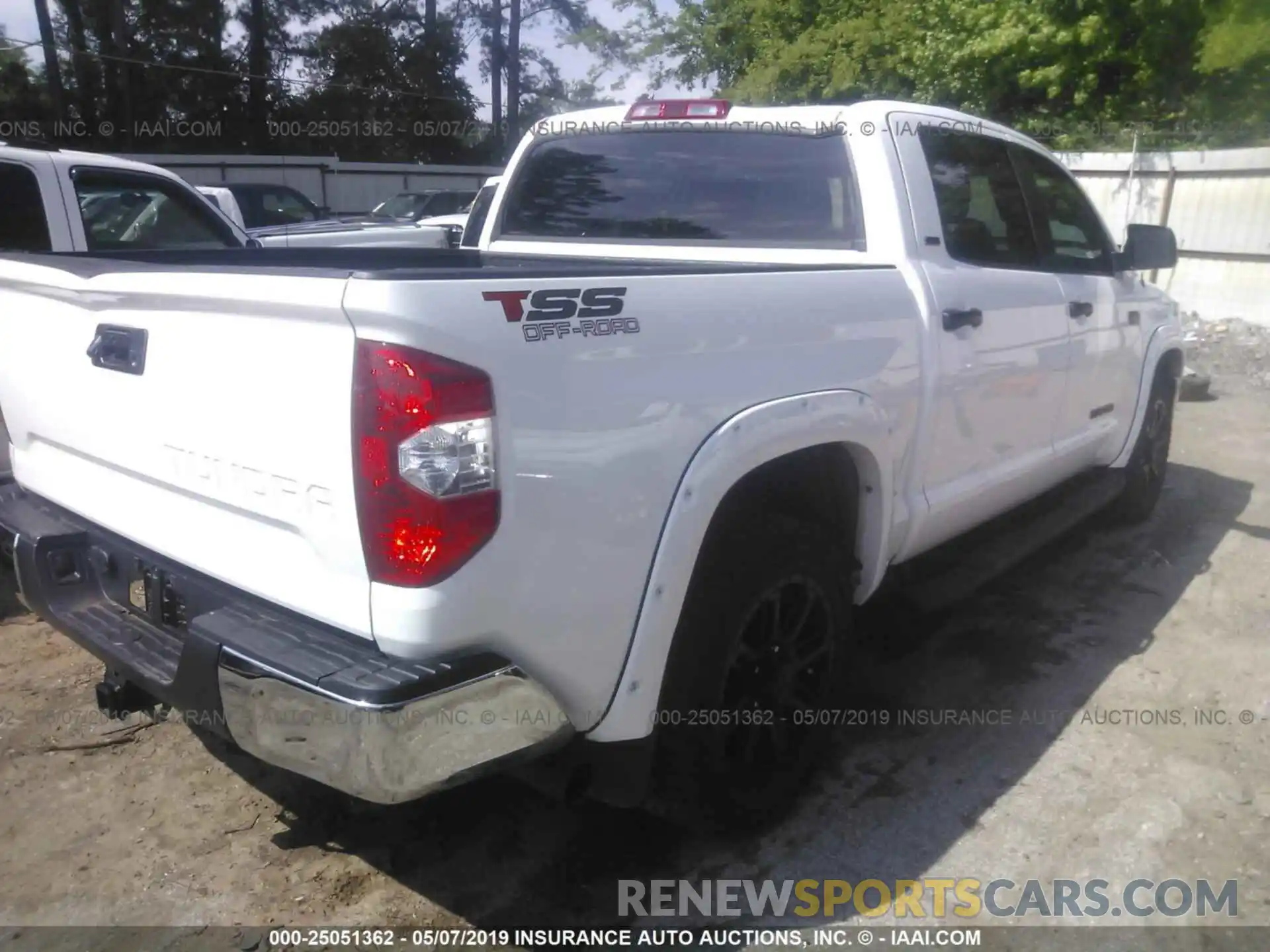 4 Photograph of a damaged car 5TFEY5F12KX245419 TOYOTA TUNDRA 2019