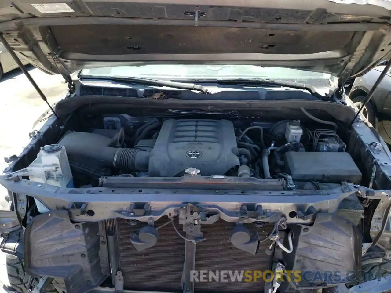 7 Photograph of a damaged car 5TFEY5F12KX245663 TOYOTA TUNDRA 2019