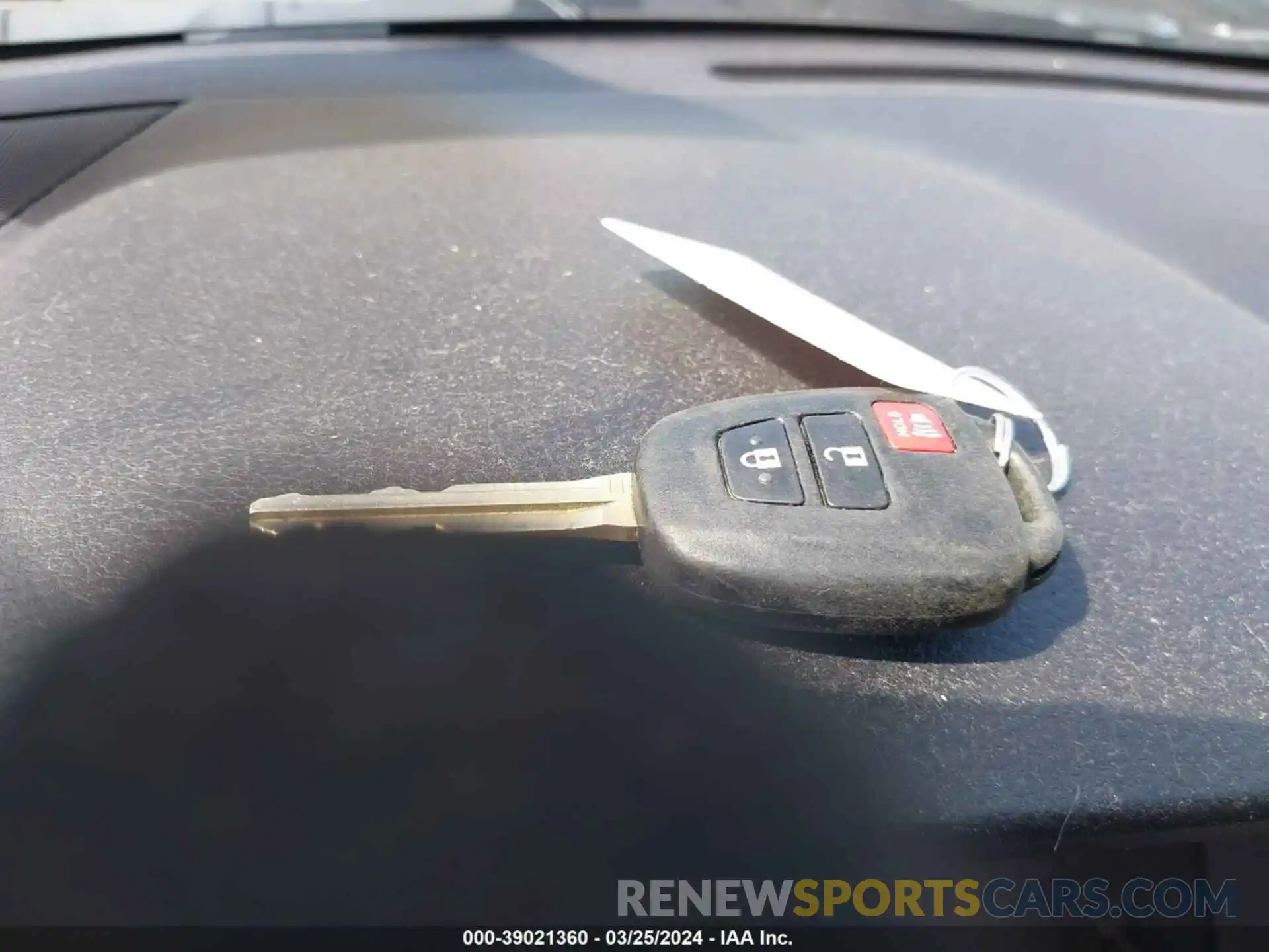 11 Photograph of a damaged car 5TFEY5F13KX246952 TOYOTA TUNDRA 2019