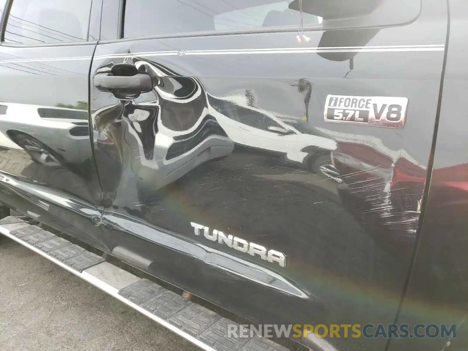 9 Photograph of a damaged car 5TFEY5F14KX248273 TOYOTA TUNDRA 2019