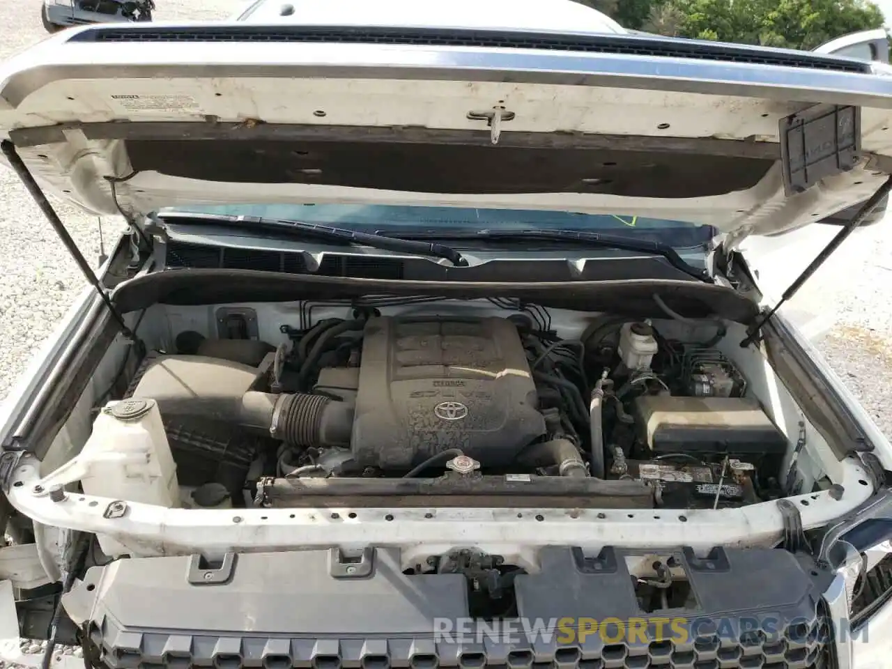 7 Photograph of a damaged car 5TFEY5F15KX245768 TOYOTA TUNDRA 2019