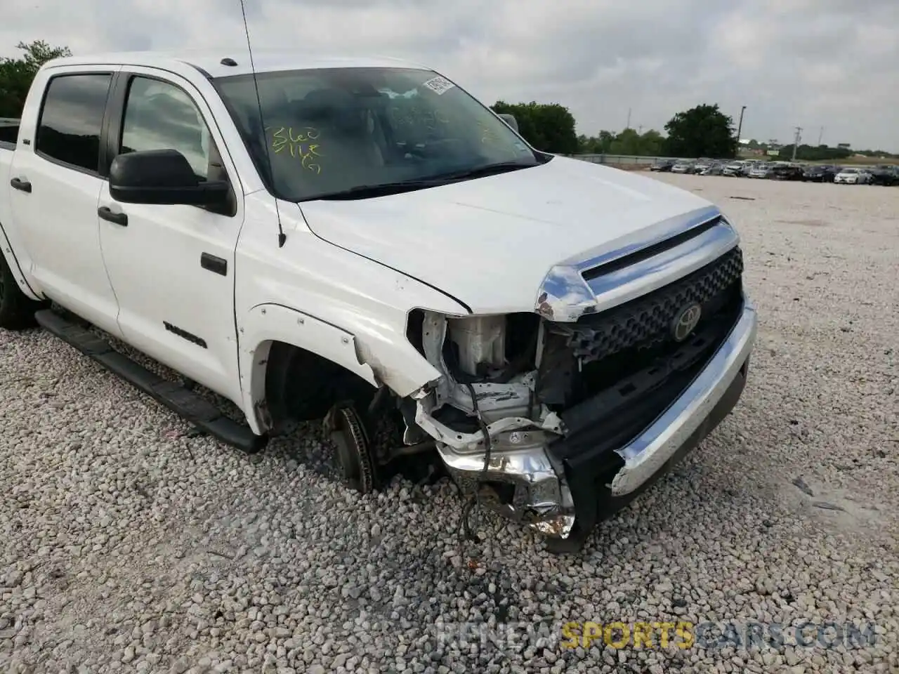 9 Photograph of a damaged car 5TFEY5F15KX245768 TOYOTA TUNDRA 2019