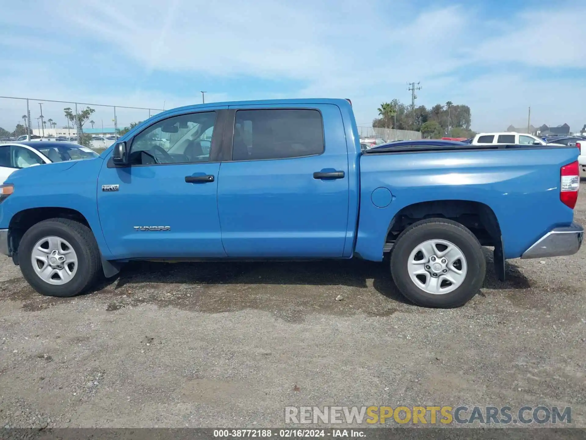 14 Photograph of a damaged car 5TFEY5F19KX250813 TOYOTA TUNDRA 2019