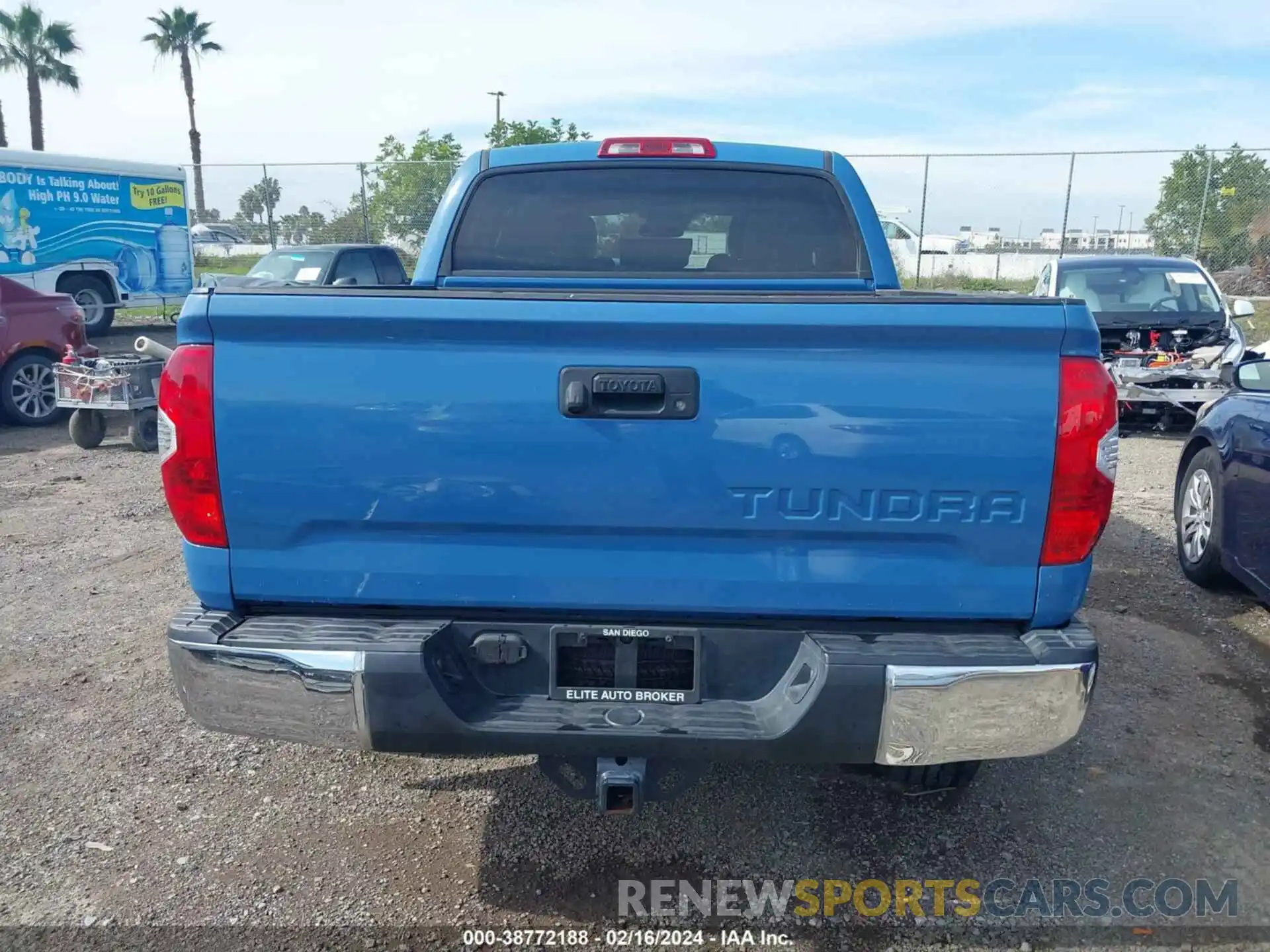 16 Photograph of a damaged car 5TFEY5F19KX250813 TOYOTA TUNDRA 2019