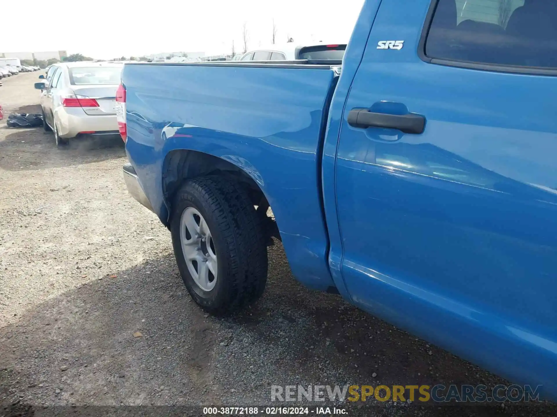 6 Photograph of a damaged car 5TFEY5F19KX250813 TOYOTA TUNDRA 2019