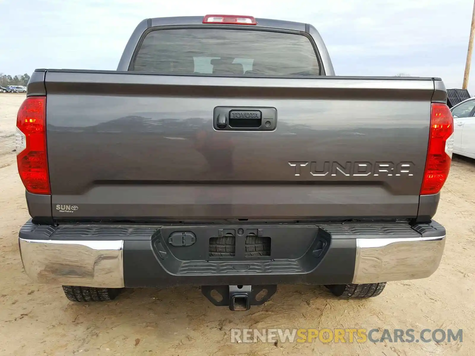 9 Photograph of a damaged car 5TFEY5F19KX252707 TOYOTA TUNDRA 2019