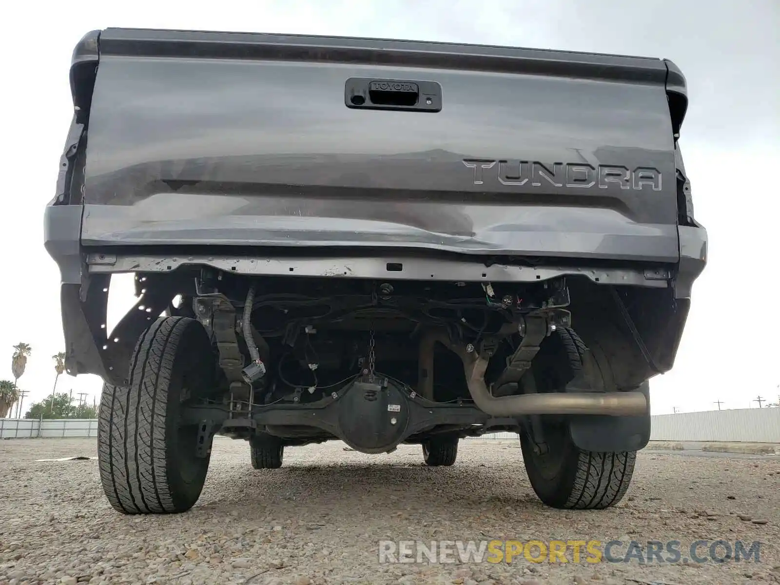 9 Photograph of a damaged car 5TFFY5F14KX253039 TOYOTA TUNDRA 2019