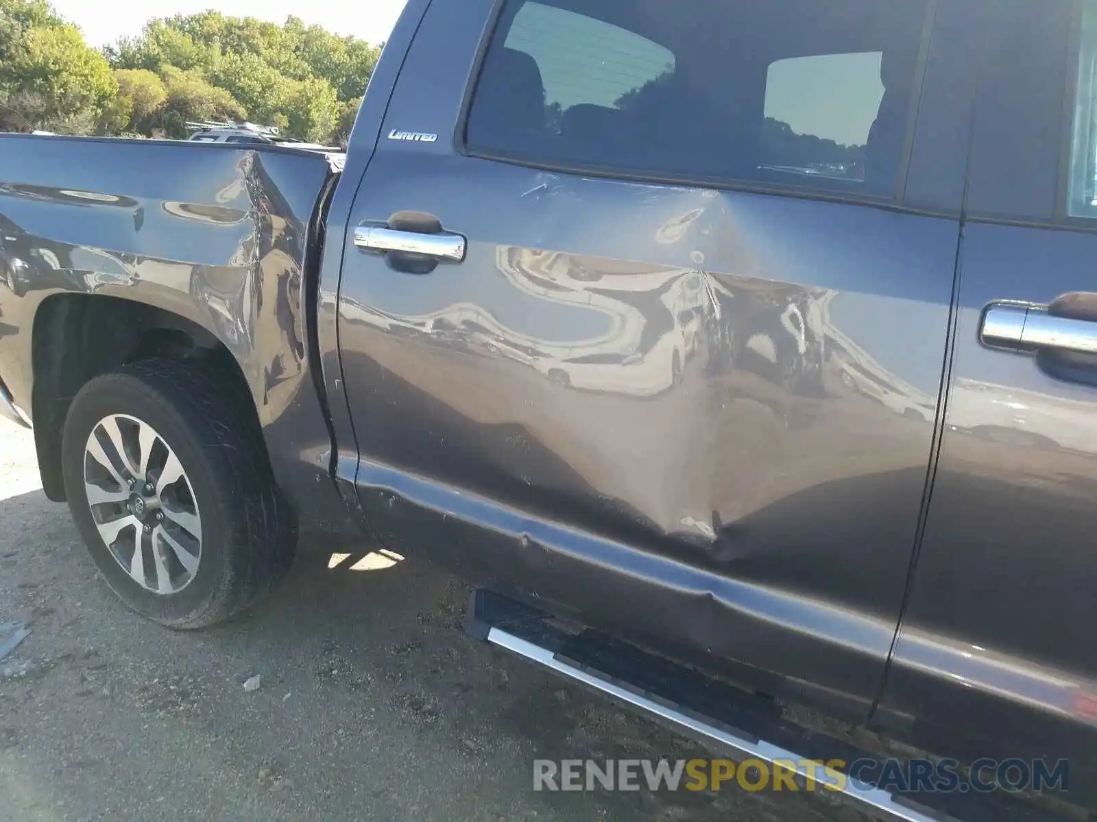 9 Photograph of a damaged car 5TFFY5F1XKX251375 TOYOTA TUNDRA 2019