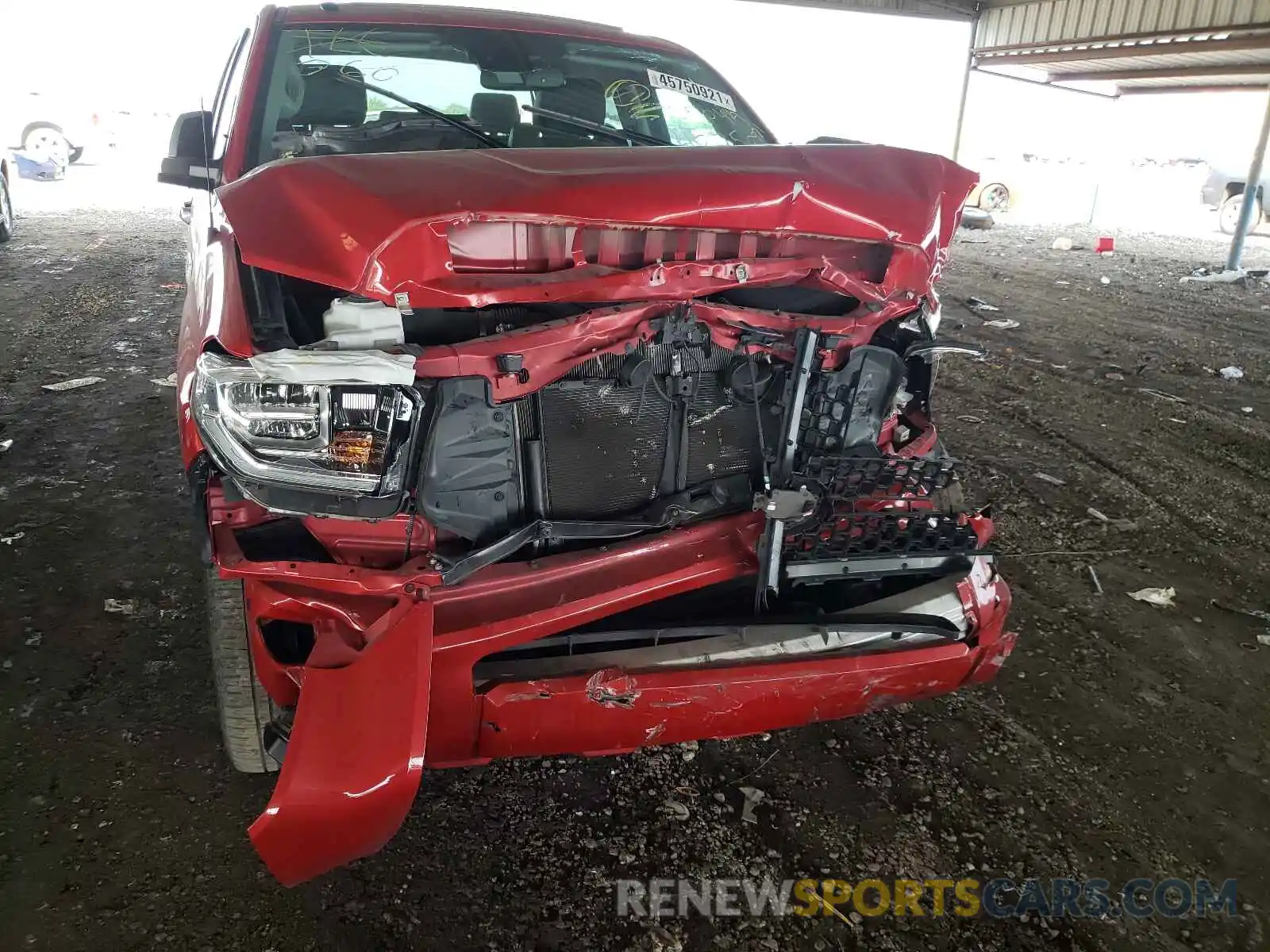 9 Photograph of a damaged car 5TFGY5F12KX250449 TOYOTA TUNDRA 2019