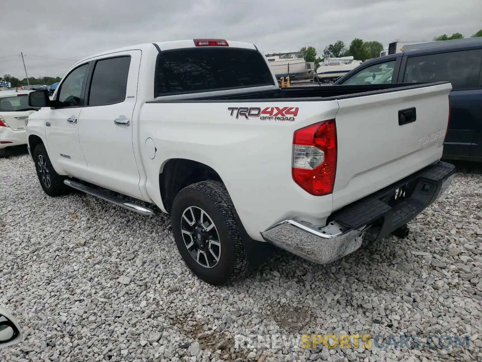 3 Фотография поврежденного автомобиля 5TFHY5F11KX841196 TOYOTA TUNDRA 2019