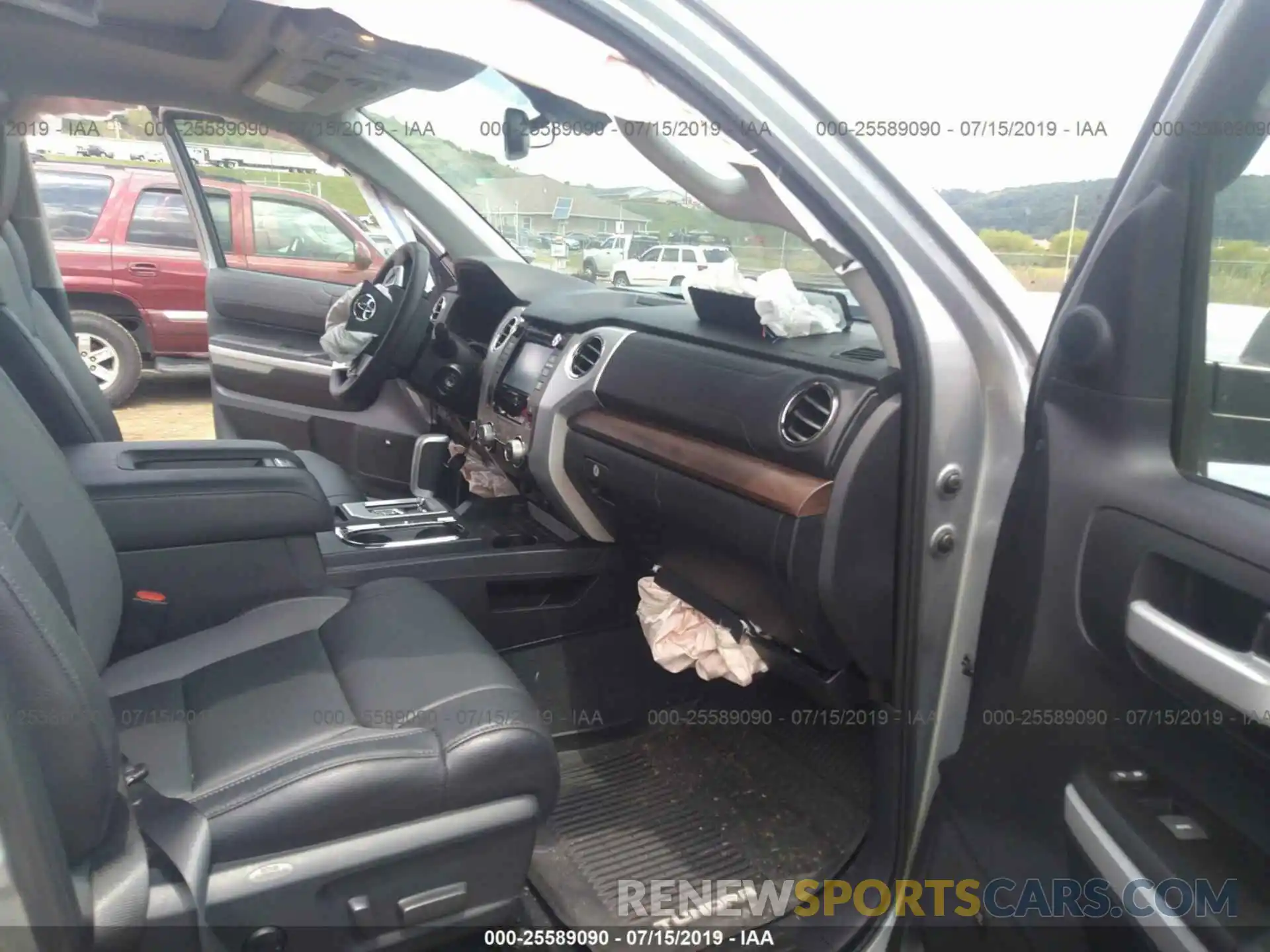 5 Photograph of a damaged car 5TFHY5F12KX777699 TOYOTA TUNDRA 2019