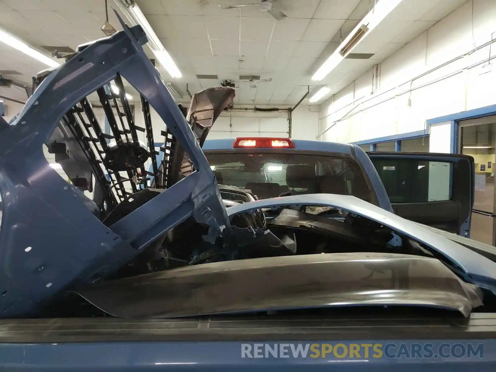 9 Photograph of a damaged car 5TFHY5F12KX783423 TOYOTA TUNDRA 2019