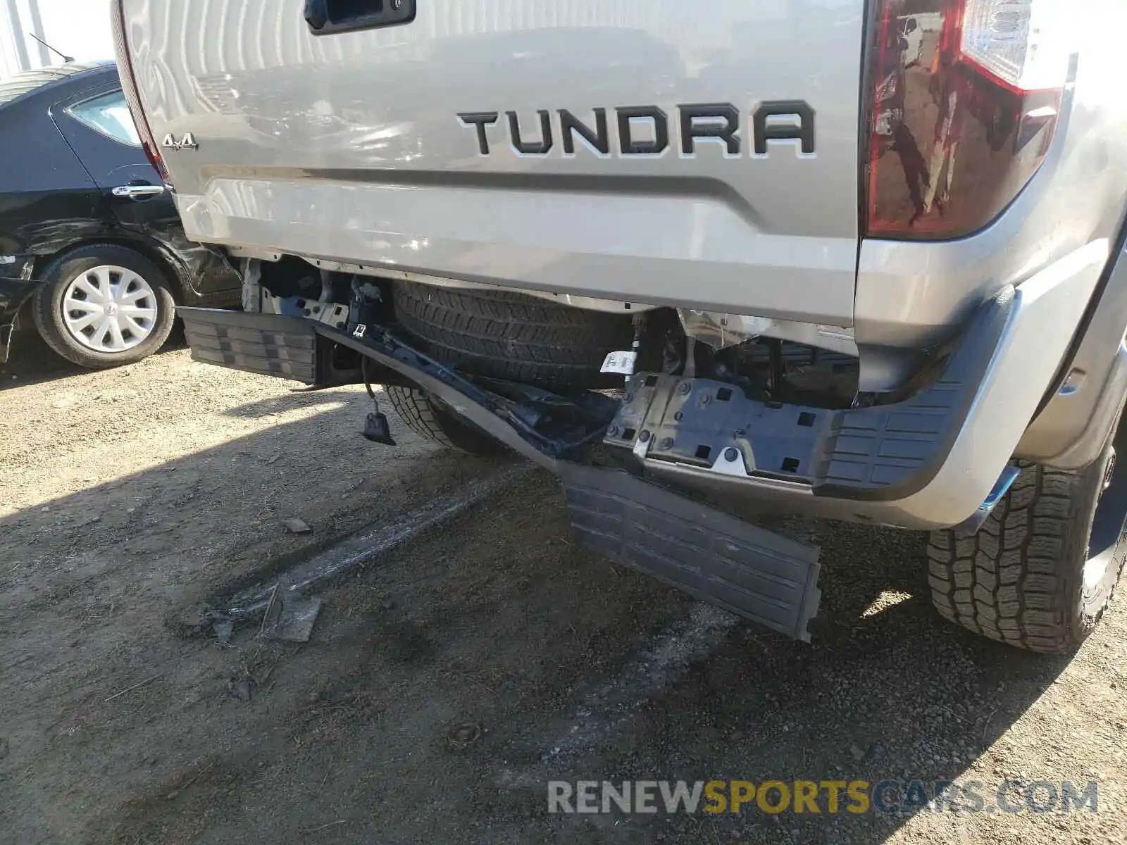 9 Photograph of a damaged car 5TFHY5F13KX813299 TOYOTA TUNDRA 2019