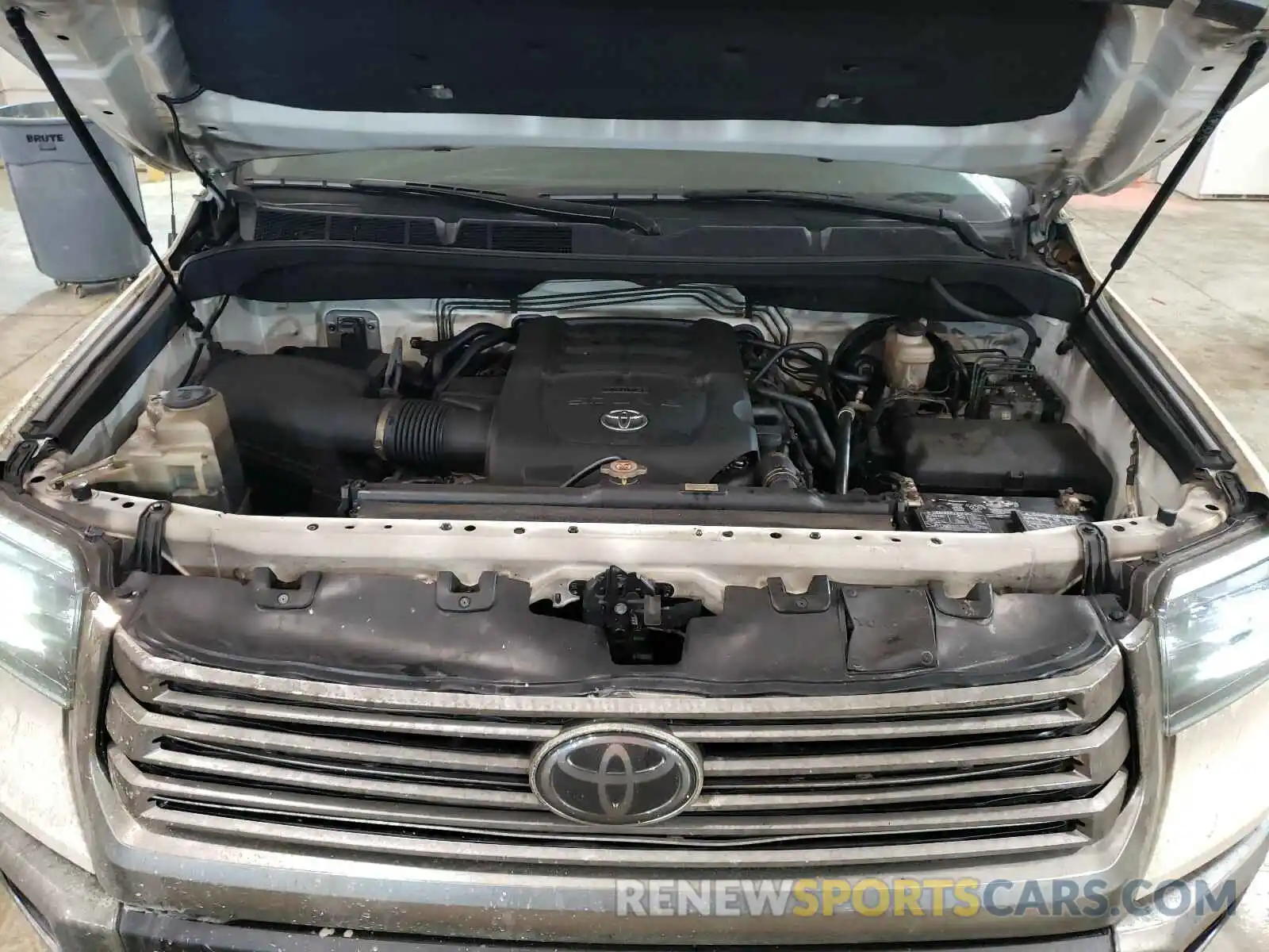 7 Photograph of a damaged car 5TFHY5F13KX816199 TOYOTA TUNDRA 2019