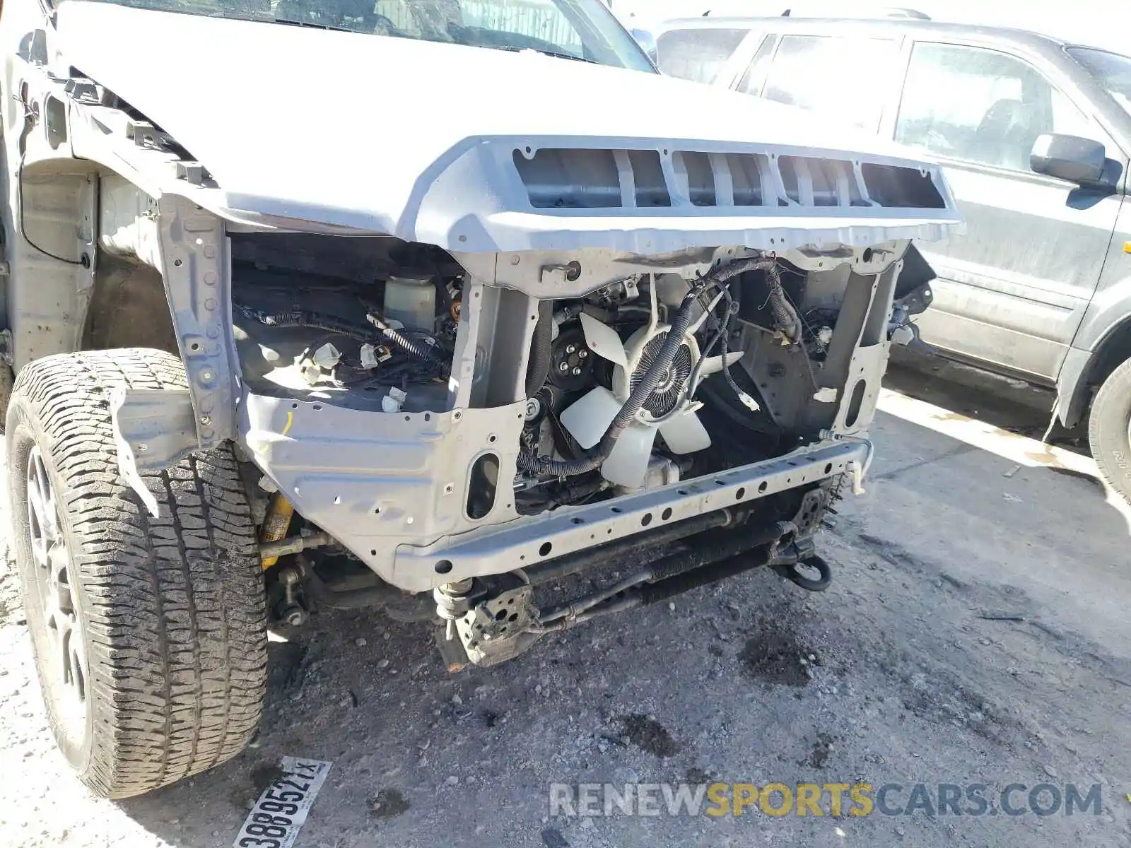 9 Photograph of a damaged car 5TFHY5F13KX844195 TOYOTA TUNDRA 2019