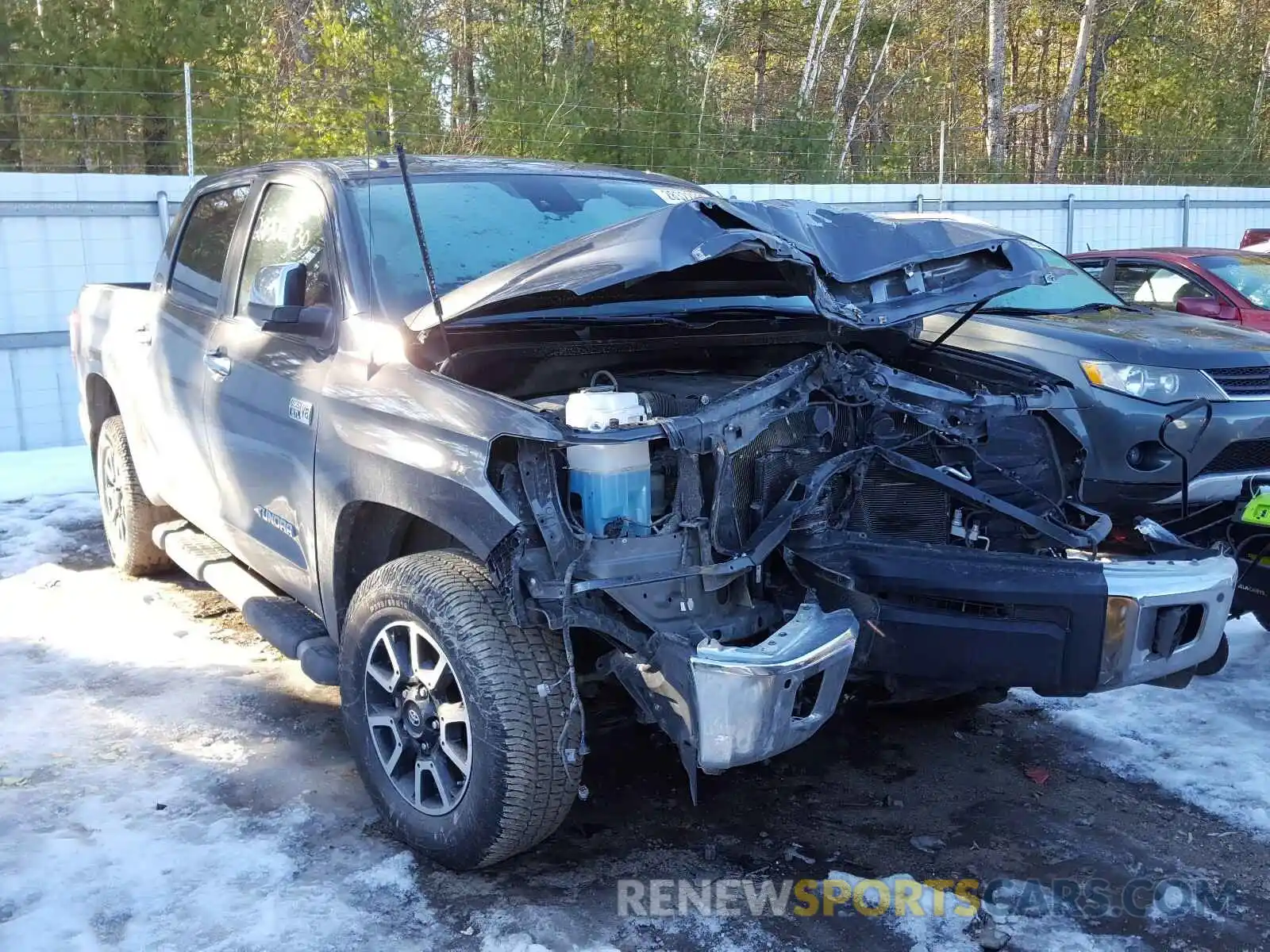 1 Photograph of a damaged car 5TFHY5F14KX829723 TOYOTA TUNDRA 2019